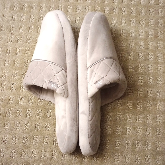 Barefoot Dreams Luxe Chic Slippers  New - Picture 6 of 8